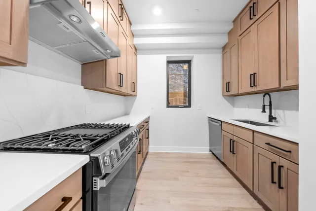 $2,574,600 | 124 Glenwood Avenue, Jersey City, NJ 07306
