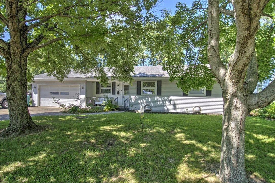 2233 North Vine Street Decatur, IL 62526 - Photo 2 of 27 Gallery Image 2
