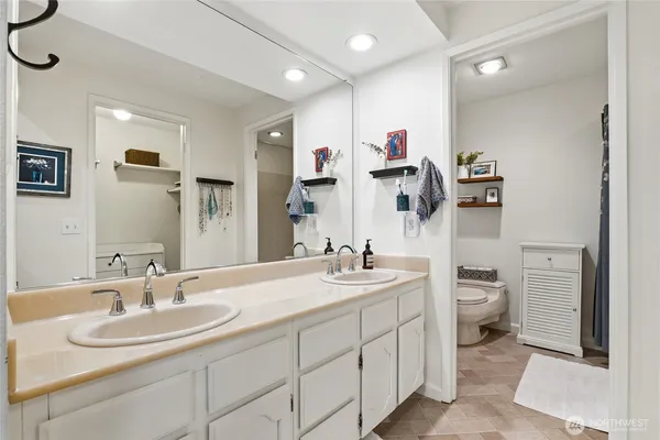 $888,000 | 16125 Southeast 33rd Circle, Bellevue, WA 98008