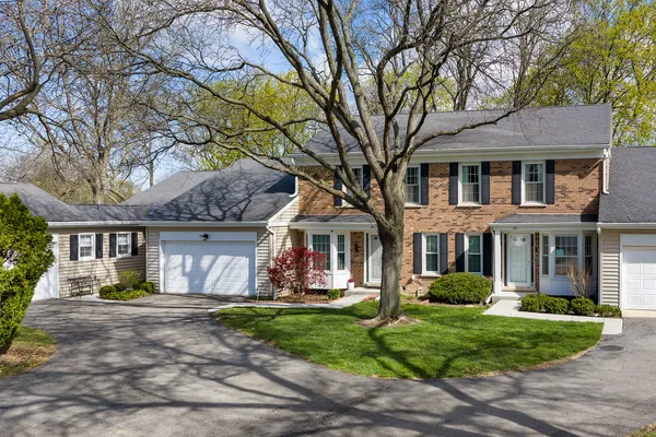 $500,000 | 19 Ct Of Greenway, Unit 19, Northbrook, IL 60062
