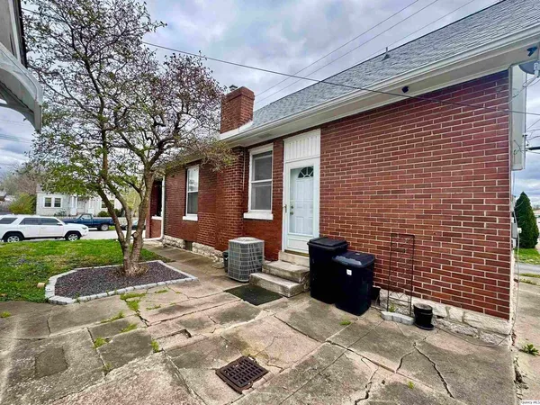 $159,700 | 423 North 14th Street, Quincy, IL 62301