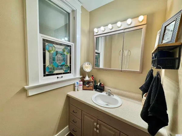 $159,700 | 423 North 14th Street, Quincy, IL 62301
