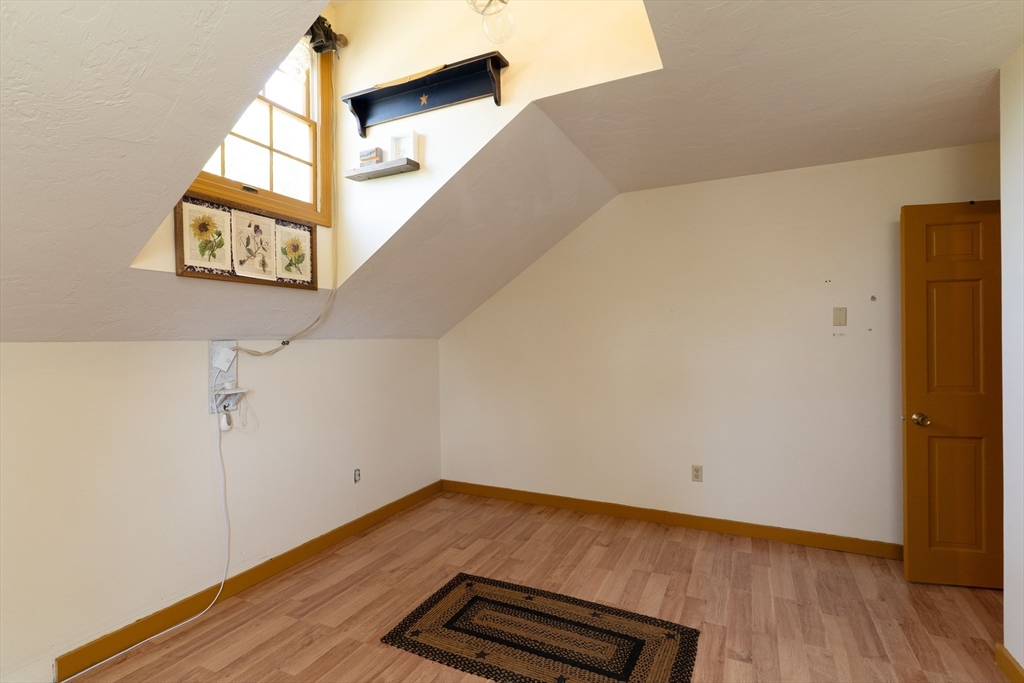 501 Wine Road New Braintree, MA 01531 - Photo 16 of 41
