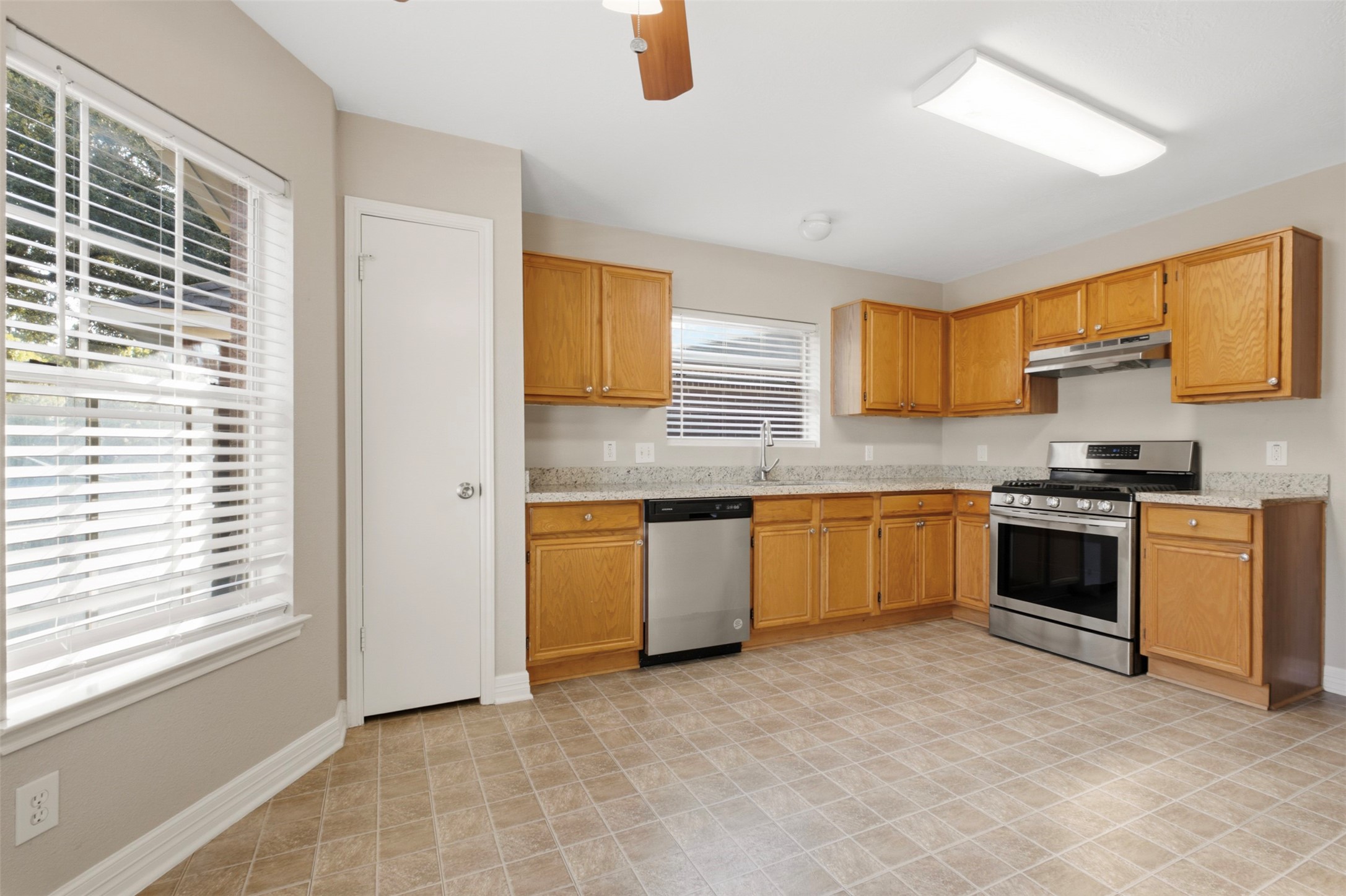25931 Richards Road Spring, TX 77386 - Photo 13 of 27 Gallery Image 13