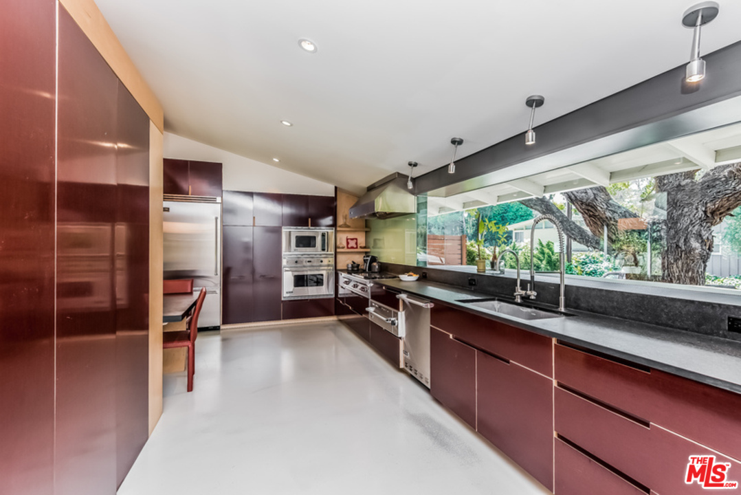 2256 Roscomare Road Los Angeles, CA 90077 - Photo 16 of 36