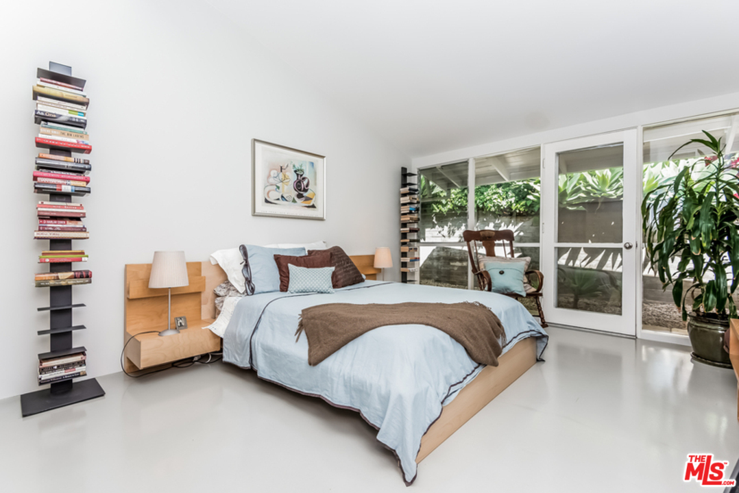 2256 Roscomare Road Los Angeles, CA 90077 - Photo 18 of 36