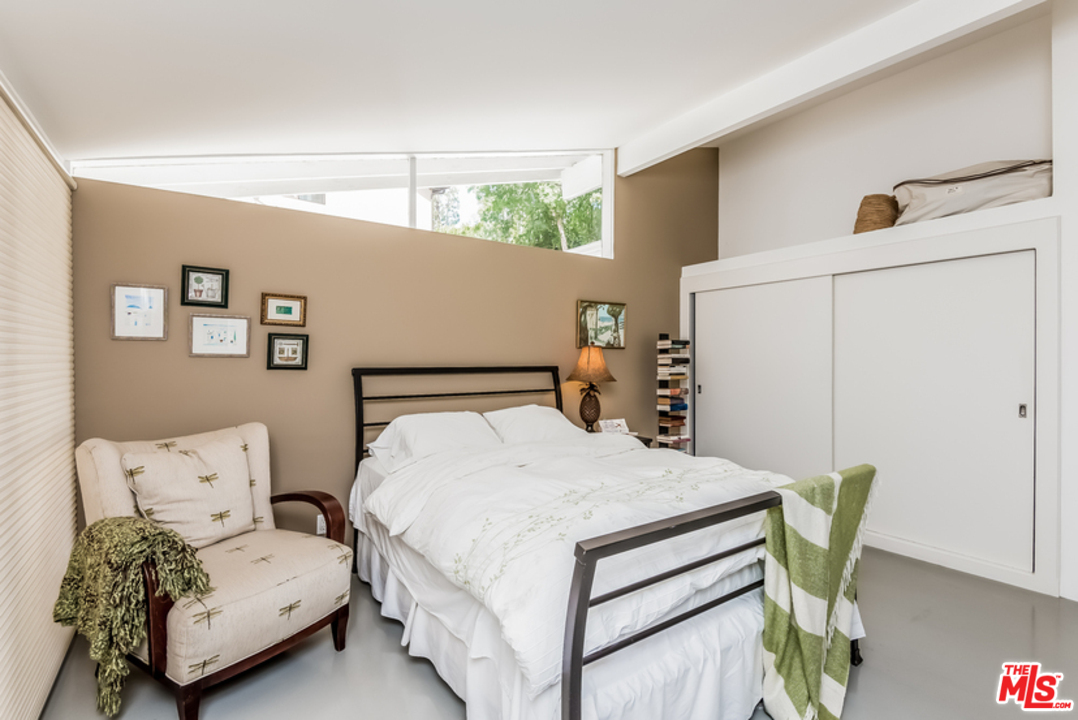 2256 Roscomare Road Los Angeles, CA 90077 - Photo 22 of 36