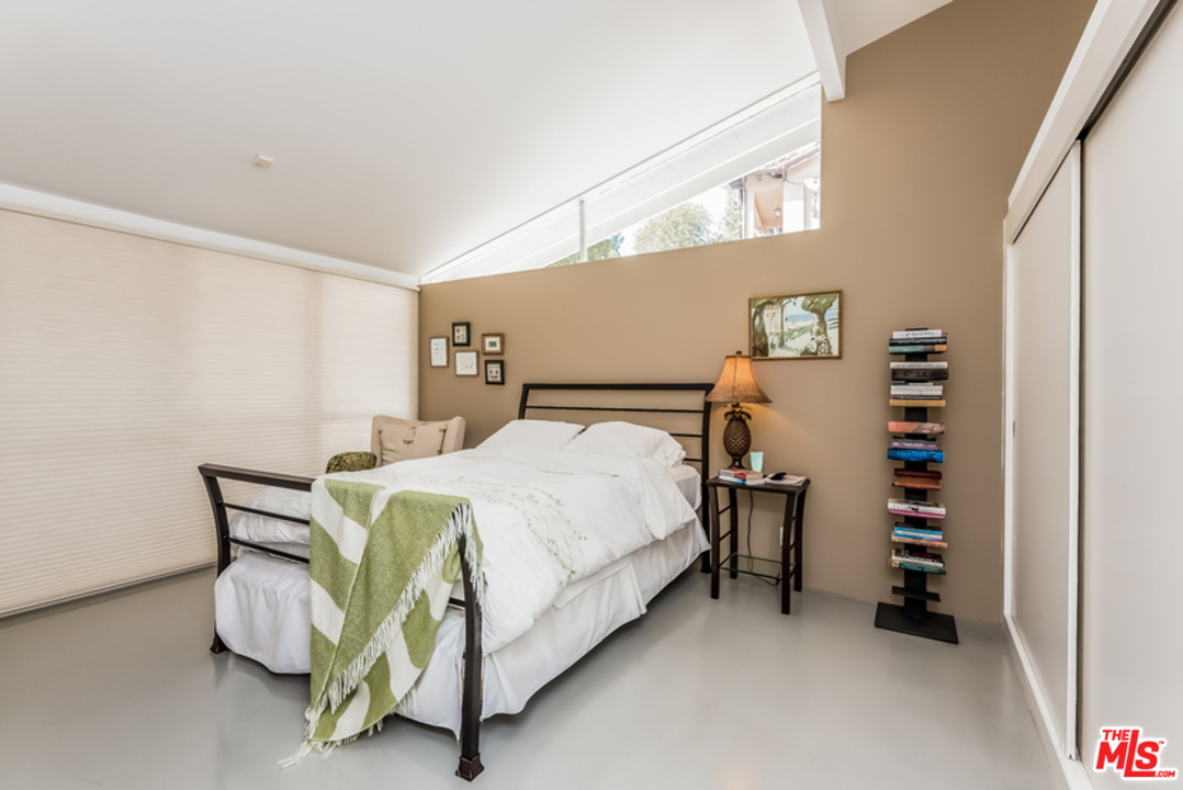 2256 Roscomare Road Los Angeles, CA 90077 - Photo 23 of 36