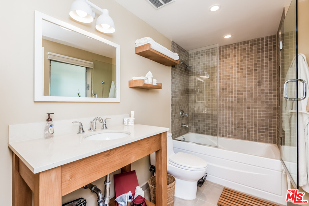 2256 Roscomare Road Los Angeles, CA 90077 - Photo 28 of 36