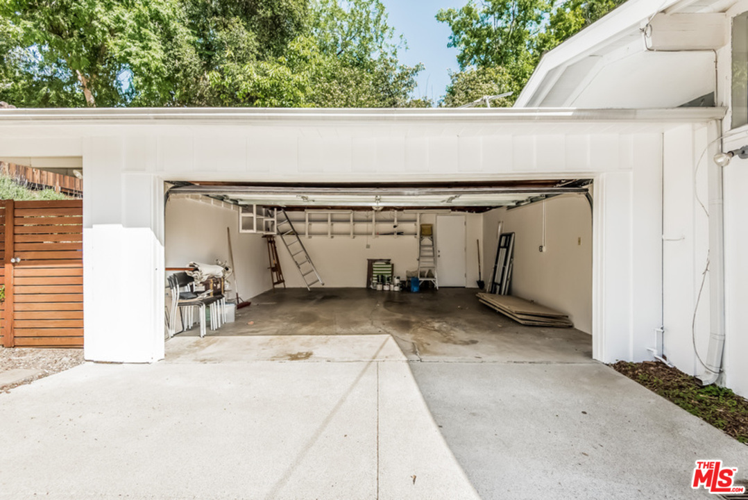2256 Roscomare Road Los Angeles, CA 90077 - Photo 30 of 36