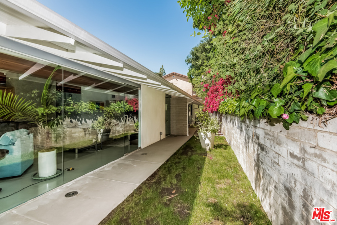 2256 Roscomare Road Los Angeles, CA 90077 - Photo 36 of 36