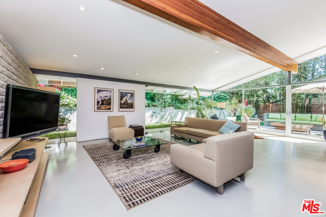 2256 Roscomare Road Los Angeles, CA 90077 - Photo 7 of 36
