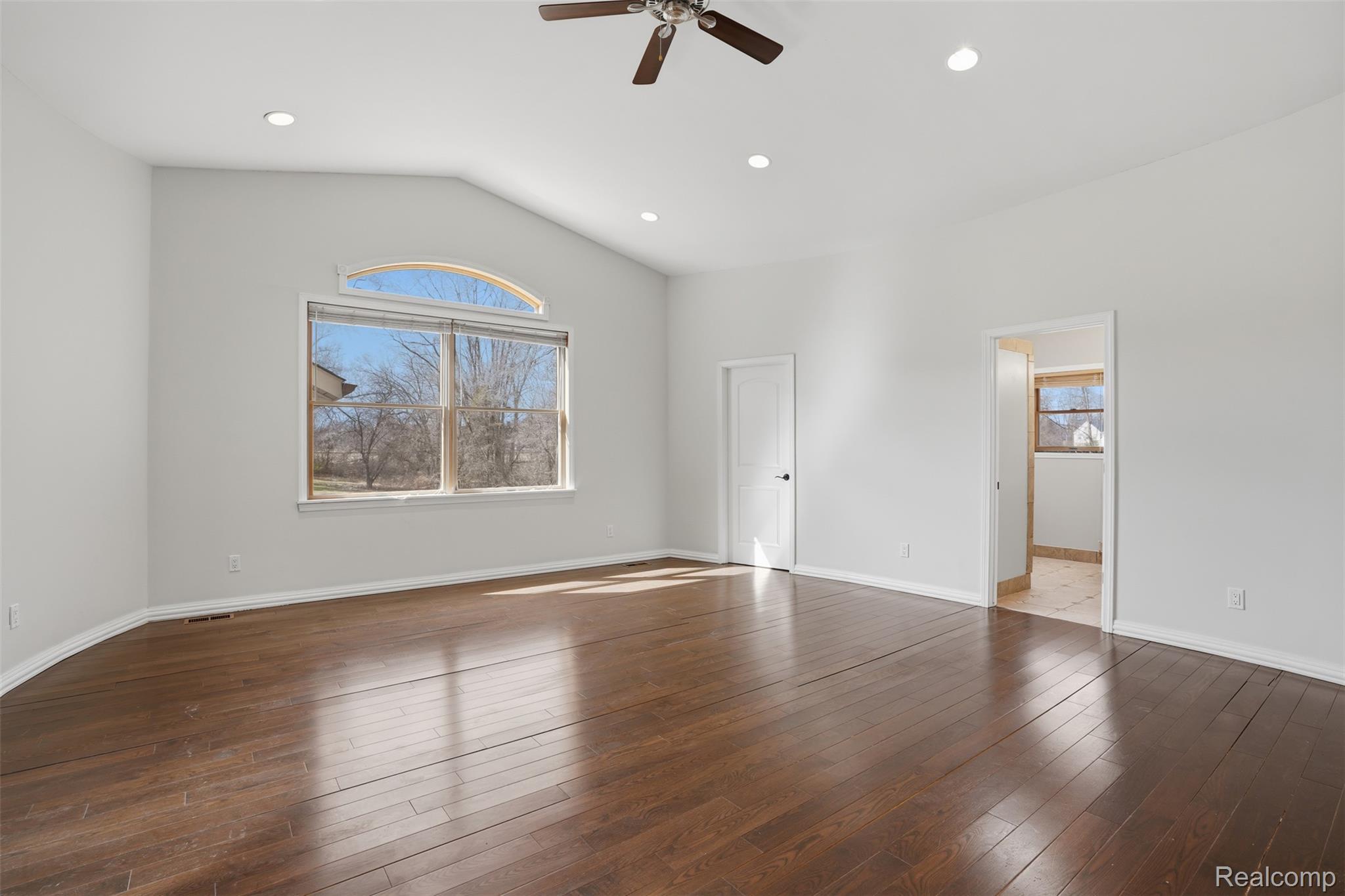 12913 9 Mile Road South Lyon, MI 48178 - Photo 20 of 57 12913 9 mile rd-19.jpg