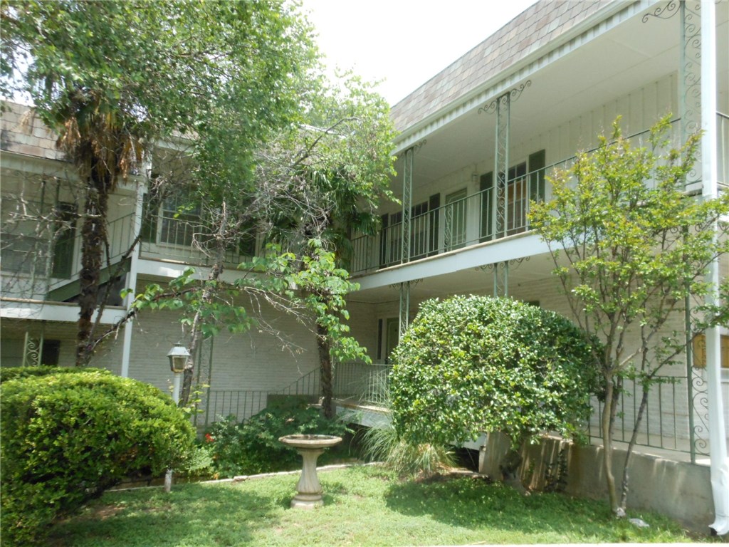 2516 Enfield Road, Unit 202 Austin, TX 78703 - Photo 2 of 9