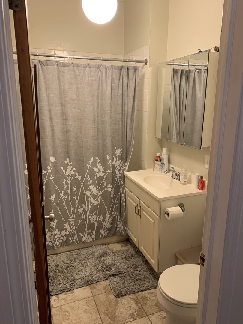 1448 West Polk Street, Unit 1F Chicago, IL 60607 - Photo 10 of 11