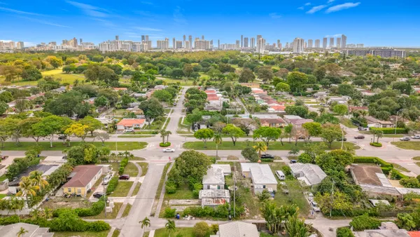 $349,900 | 17590 Northeast 19th Avenue, North Miami Beach, FL 33162