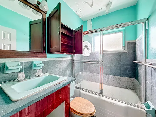 $349,900 | 17590 Northeast 19th Avenue, North Miami Beach, FL 33162