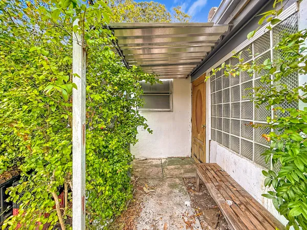 $349,900 | 17590 Northeast 19th Avenue, North Miami Beach, FL 33162