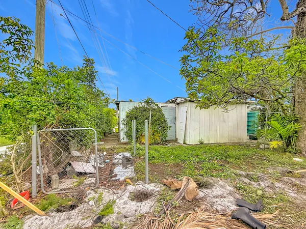 $349,900 | 17590 Northeast 19th Avenue, North Miami Beach, FL 33162