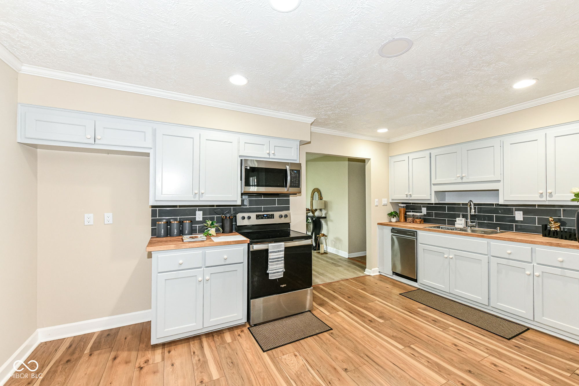 651 Fabyan Road Indianapolis, IN 46217 - Photo 11 of 33 Gallery Image 11