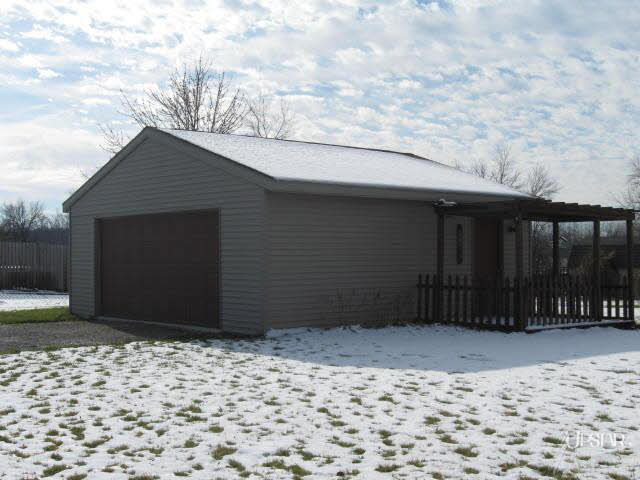 166 West Honeysuckle Lane Decatur, IN 46733 - Photo 2 of 2