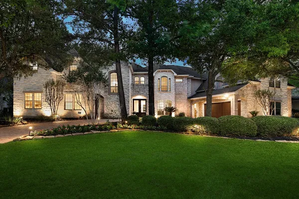 $2,997,000 | 19 Hunnewell Way, The Woodlands, TX 77382