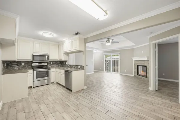 $1,895 | 521-525 Gilcrease Street, Van Alstyne, TX 75495