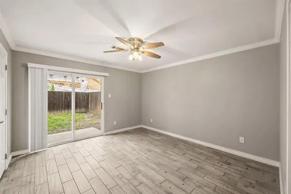 $1,895 | 521-525 Gilcrease Street, Van Alstyne, TX 75495