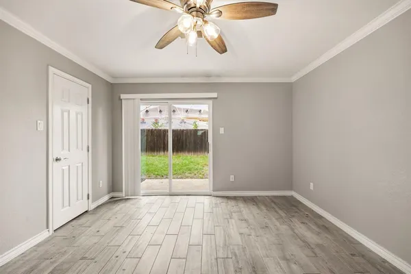 $1,895 | 521-525 Gilcrease Street, Van Alstyne, TX 75495