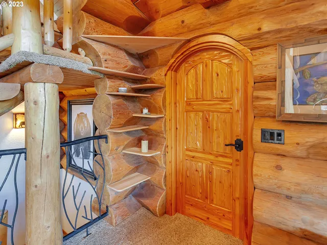 $1,950,000 | 23900 Territorial Highway, Monroe, OR 97456