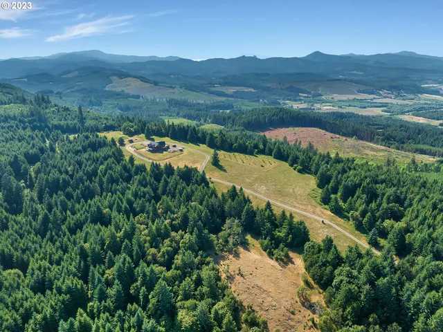 $1,950,000 | 23900 Territorial Highway, Monroe, OR 97456