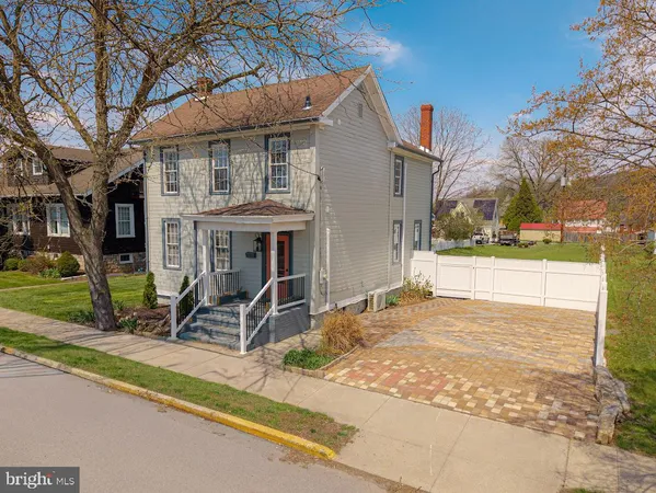 $275,000 | 313 East John Street, Bedford, PA 15522