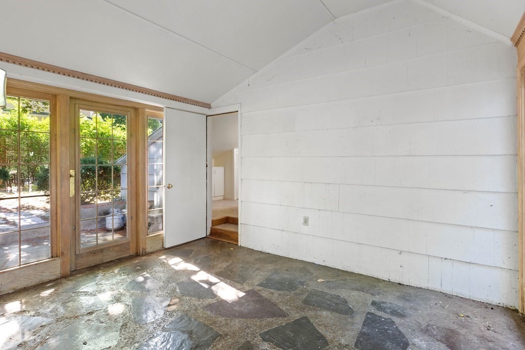 17 Davis Road Methuen, MA 01844 - Photo 22 of 38 Gallery Image 22