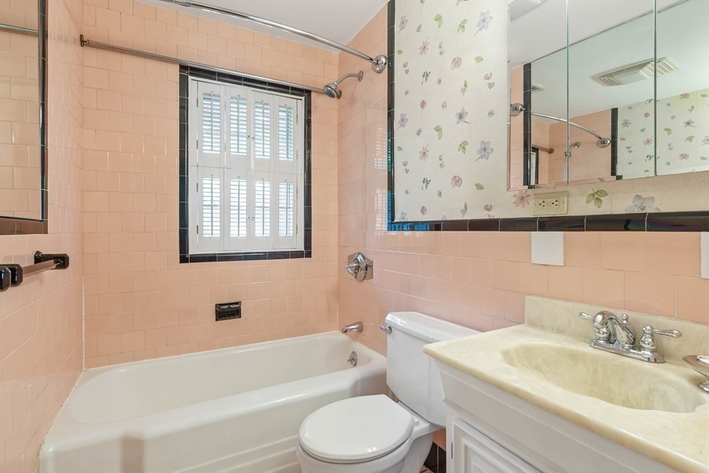 17 Davis Road Methuen, MA 01844 - Photo 10 of 38 Gallery Image 10