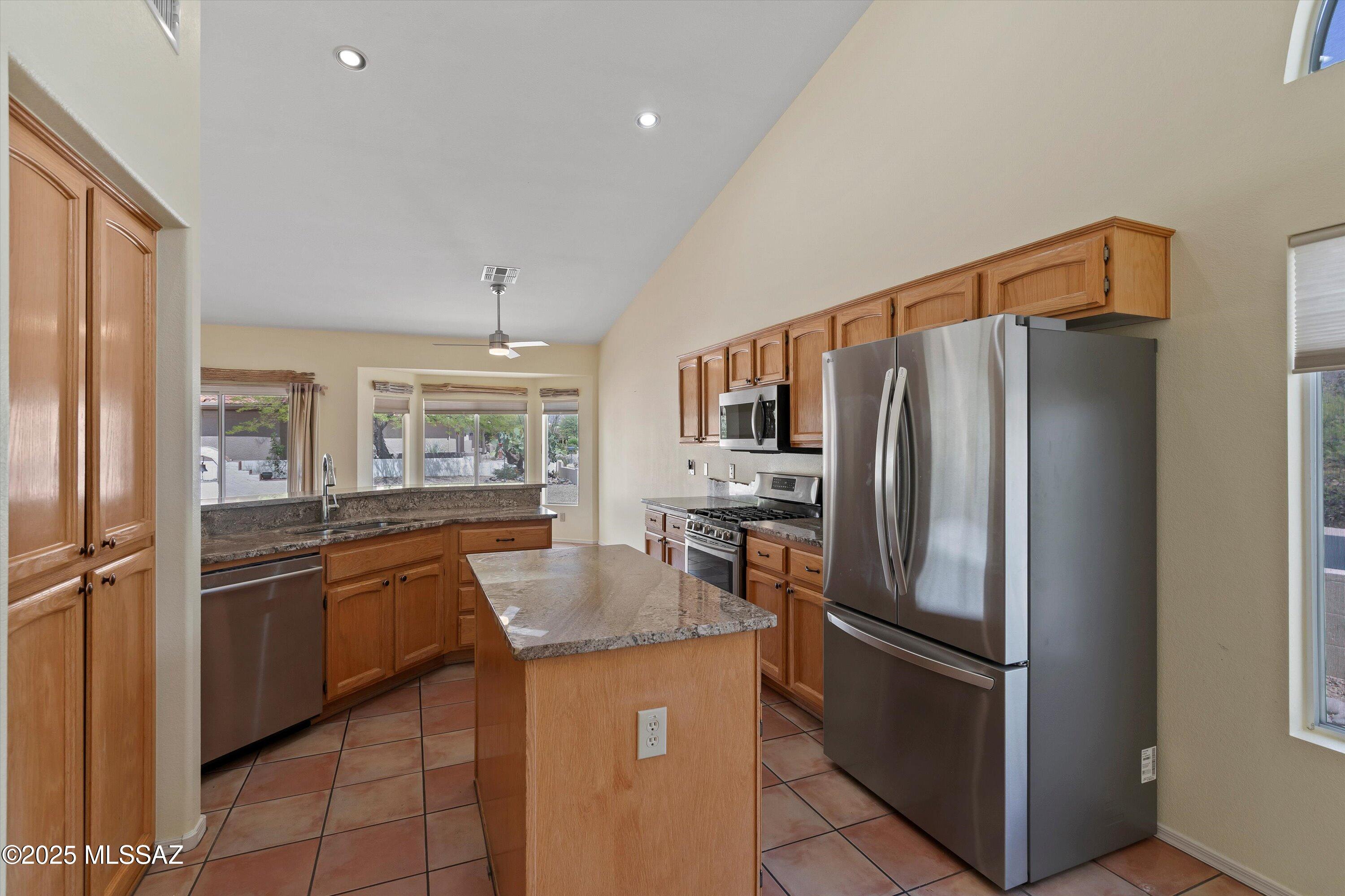 36973 South Highland Ridge Court Tucson, AZ 85739 - Photo 11 of 35 Gallery Image 11