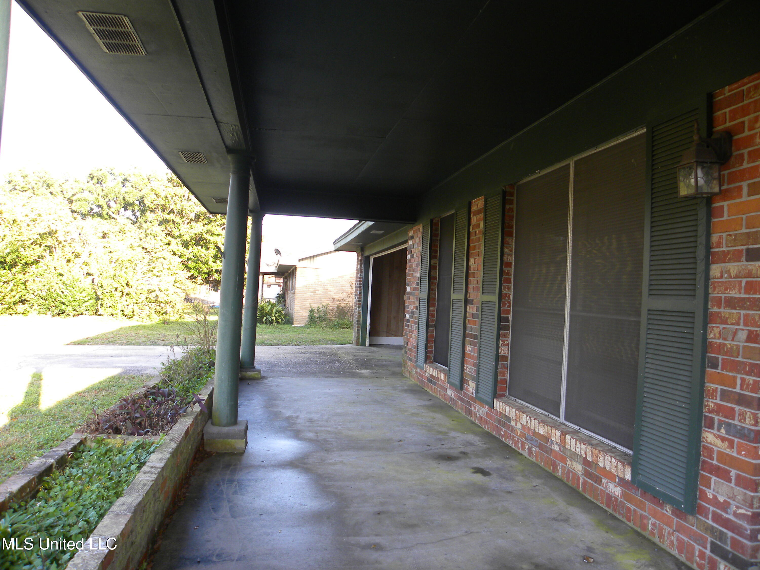 2507 Parkway Road Biloxi, MS 39531 - Photo 3 of 38 DSCN8234