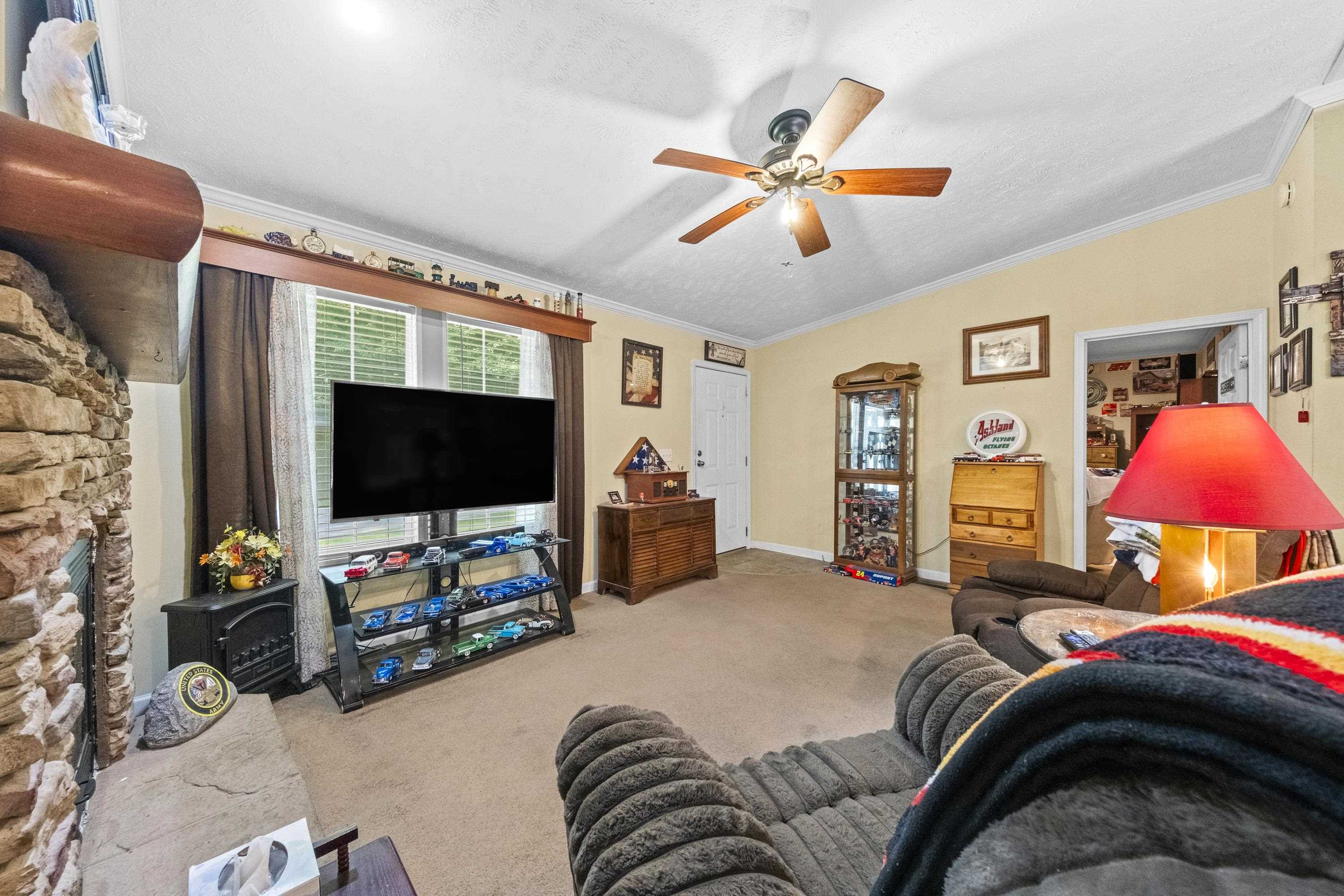 629 New Buckley Road Ashland, KY 41102 - Photo 5 of 29