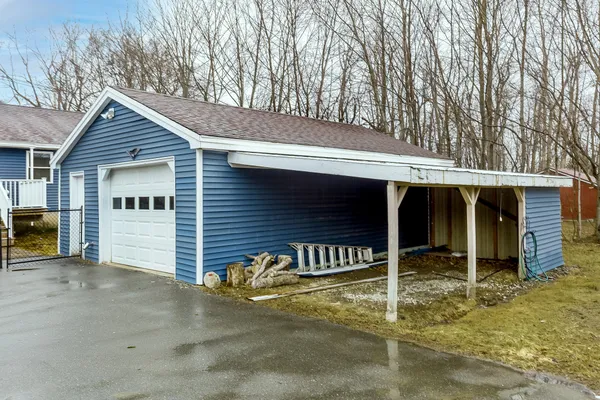 $315,000 | 1806 Hammond Street, Hermon, ME 04401