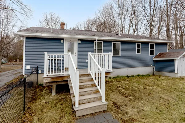 $315,000 | 1806 Hammond Street, Hermon, ME 04401