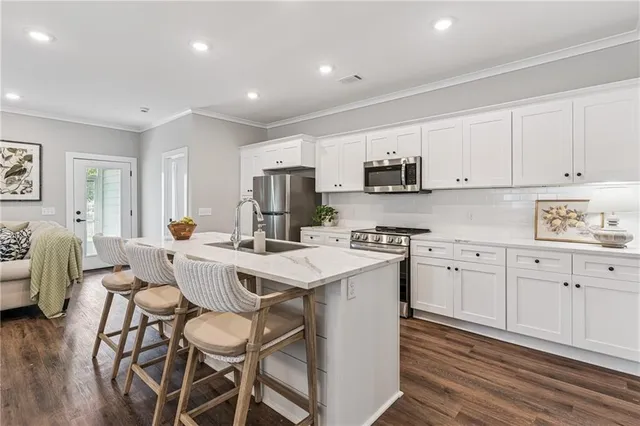 $2,150 | 311 Bottlebrush Walk, Brunswick, GA 31525