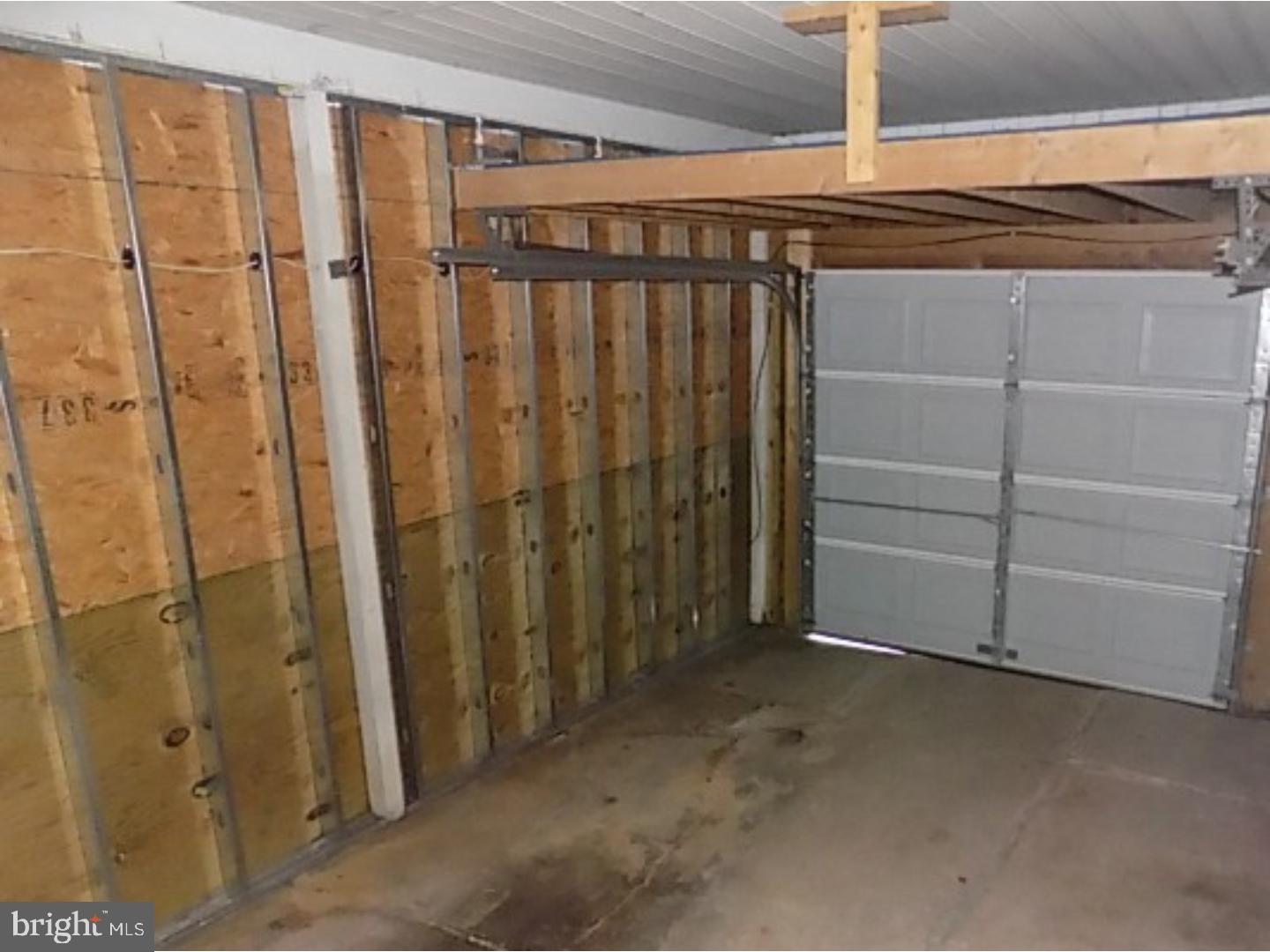 530 Oxford Drive Maple Shade, NJ 08052 - Photo 12 of 12 Garage