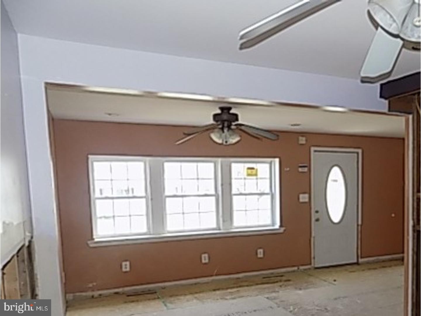 530 Oxford Drive Maple Shade, NJ 08052 - Photo 4 of 12 Great Room