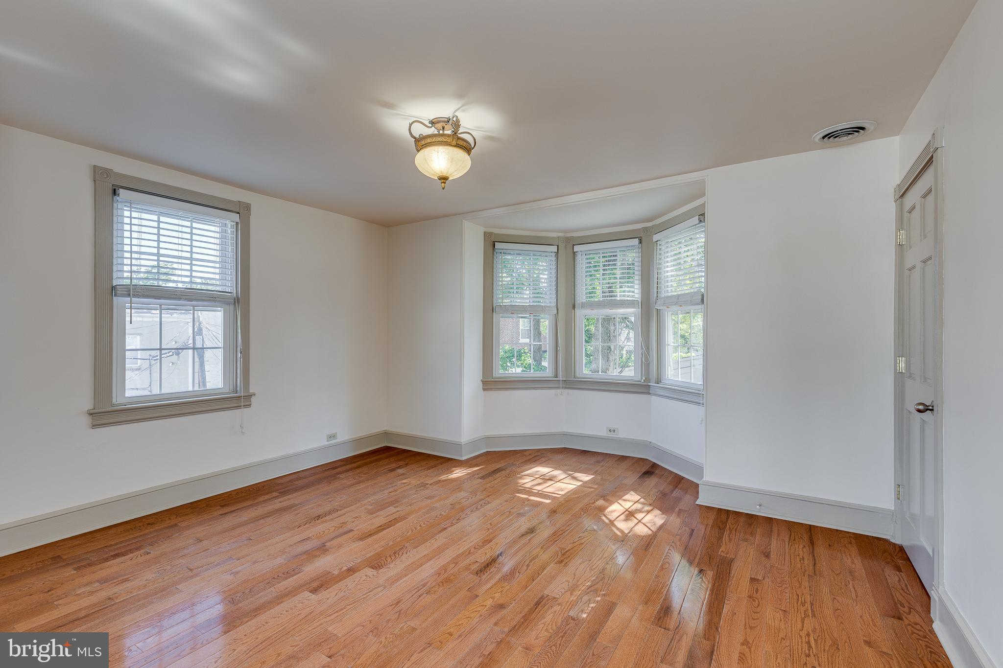 21 Ellis Street Haddonfield, NJ 08033 - Photo 22 of 40 2nd Flr Living Rm
(13 x 14)