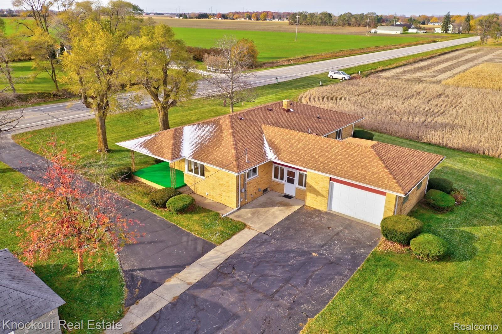 9230 West Caro Road Reese, MI 48757 - Photo 2 of 77 9230 W Caro Reese-76.jpg