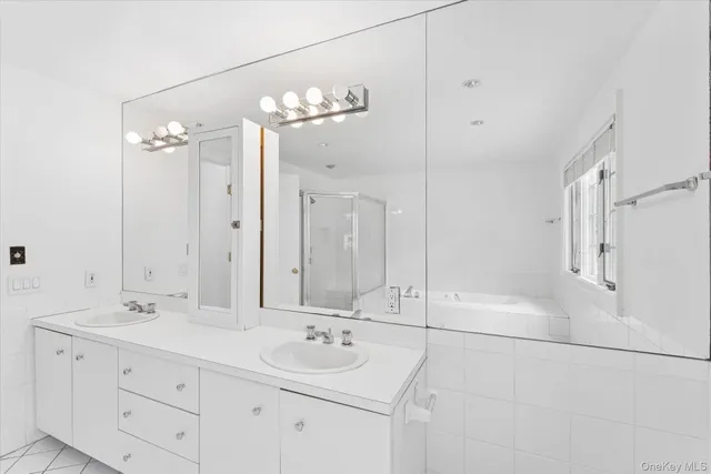 $2,799,000 | 129 Oneck Lane, Westhampton Beach, NY 11978