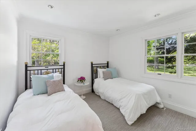 $2,799,000 | 129 Oneck Lane, Westhampton Beach, NY 11978