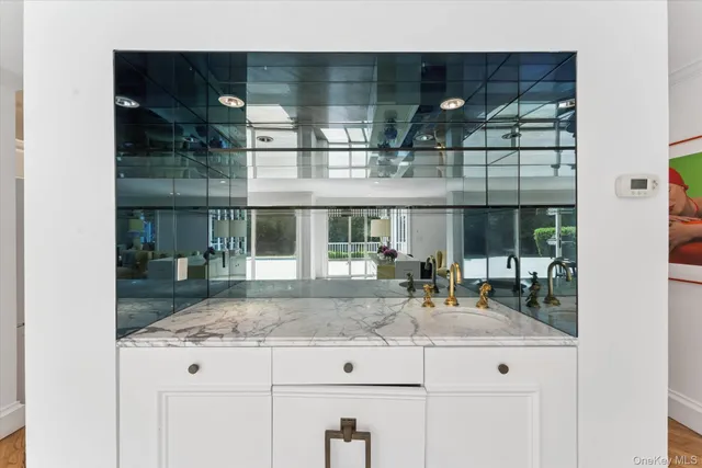 $2,799,000 | 129 Oneck Lane, Westhampton Beach, NY 11978