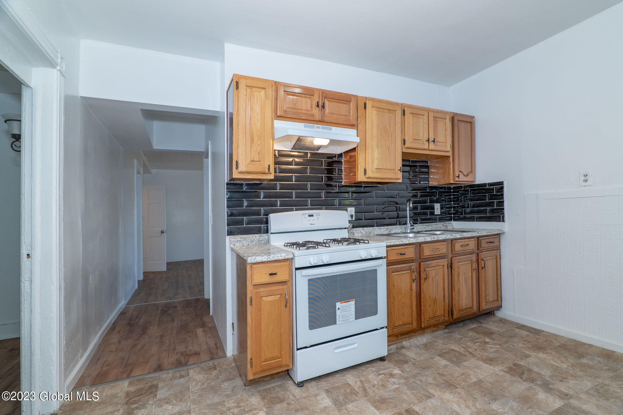 1501 Broadway Schenectady, NY 12306 - Photo 16 of 42 15-web-or-mls-1501Broadway-15