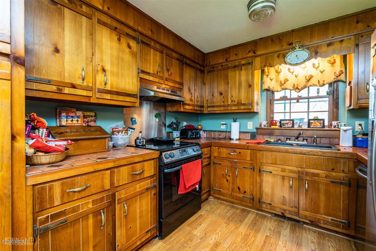 1624 Montpelier Road Forsyth, GA 31029 - Photo 3 of 16 kitchen