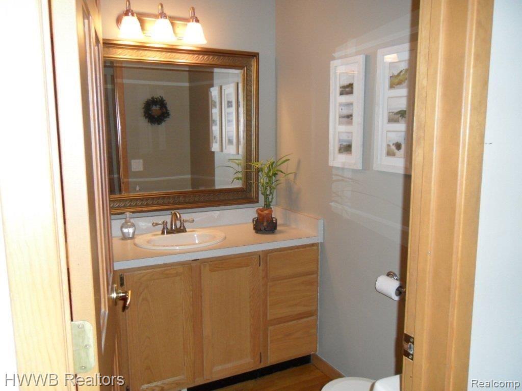 4221 Ridge Side Drive Rochester, MI 48306 - Photo 15 of 23 15-Powder Rm